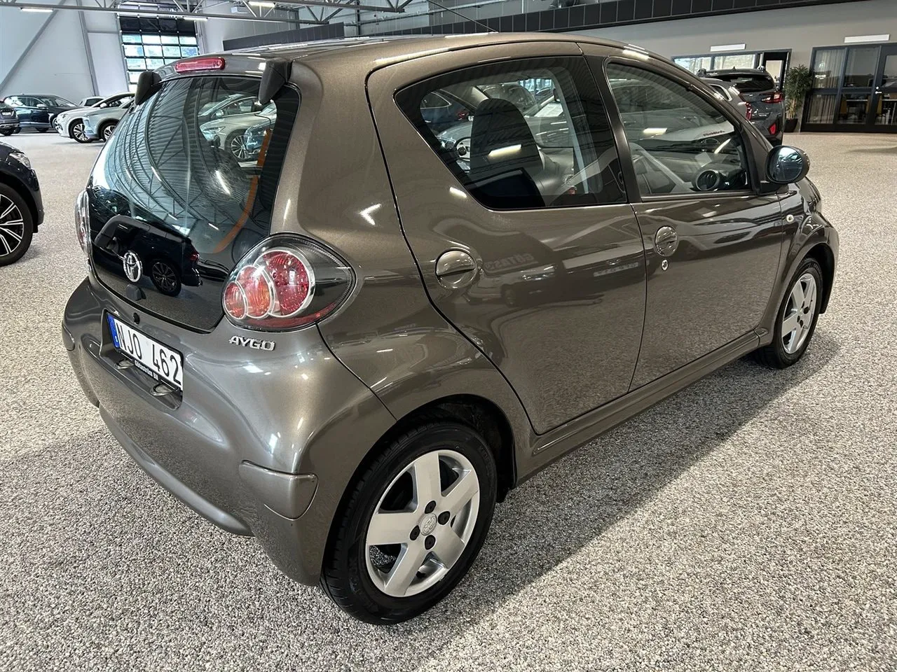 Vehicle image 3