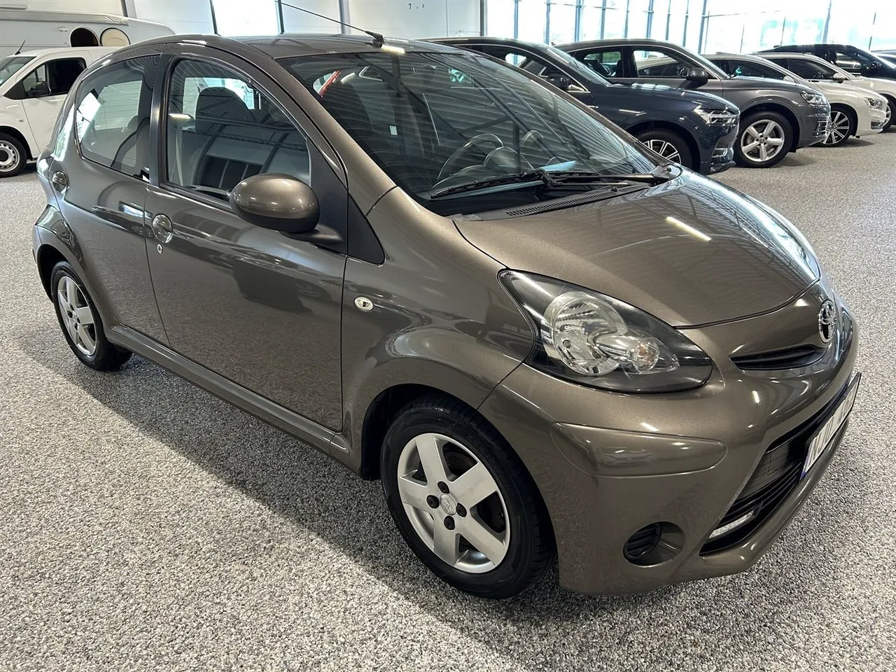 Vehicle image 4