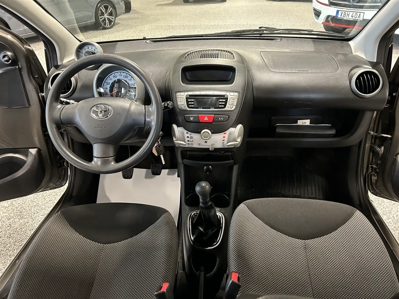 Vehicle image 18