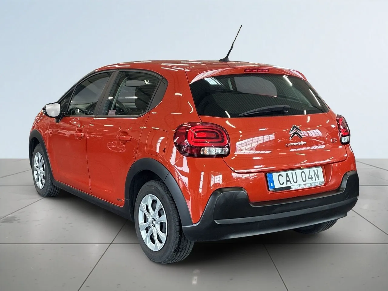 Vehicle image 4