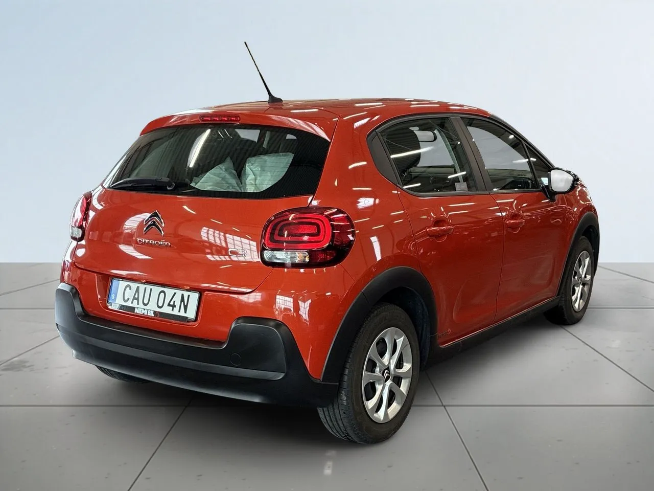Vehicle image 5