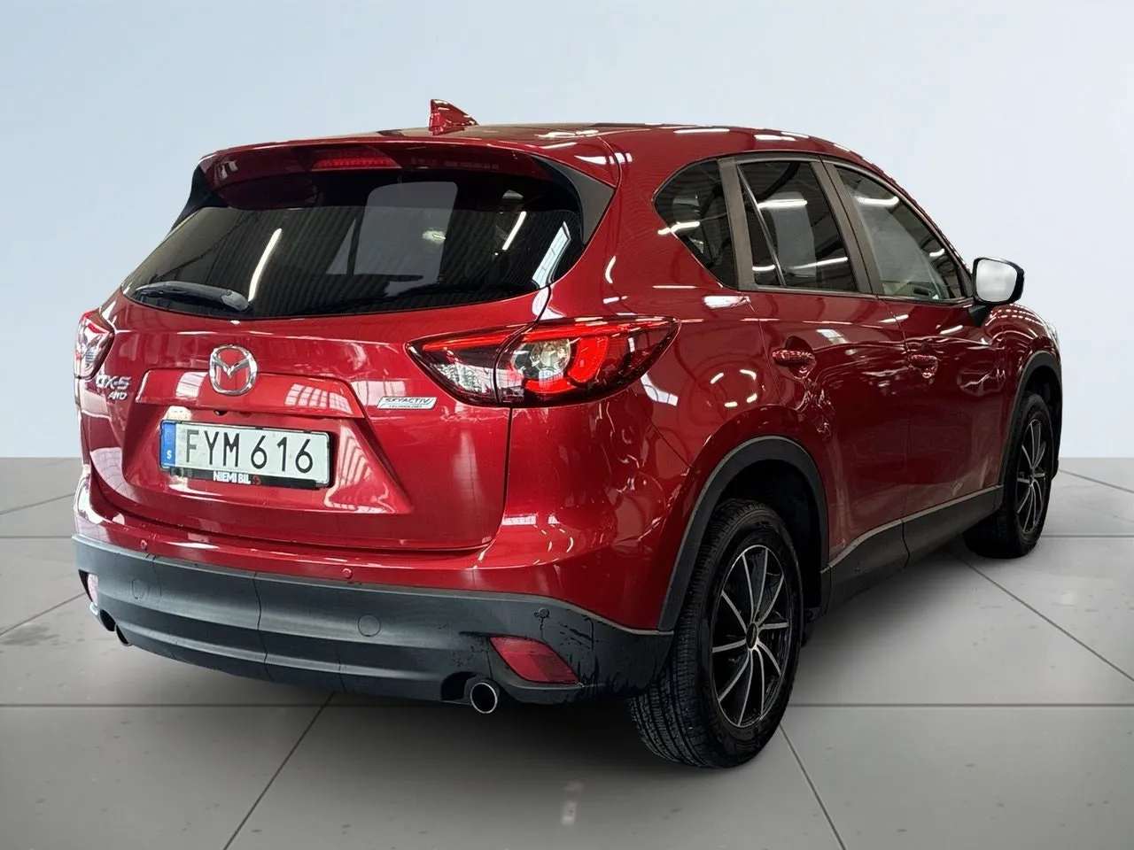 Vehicle image 5