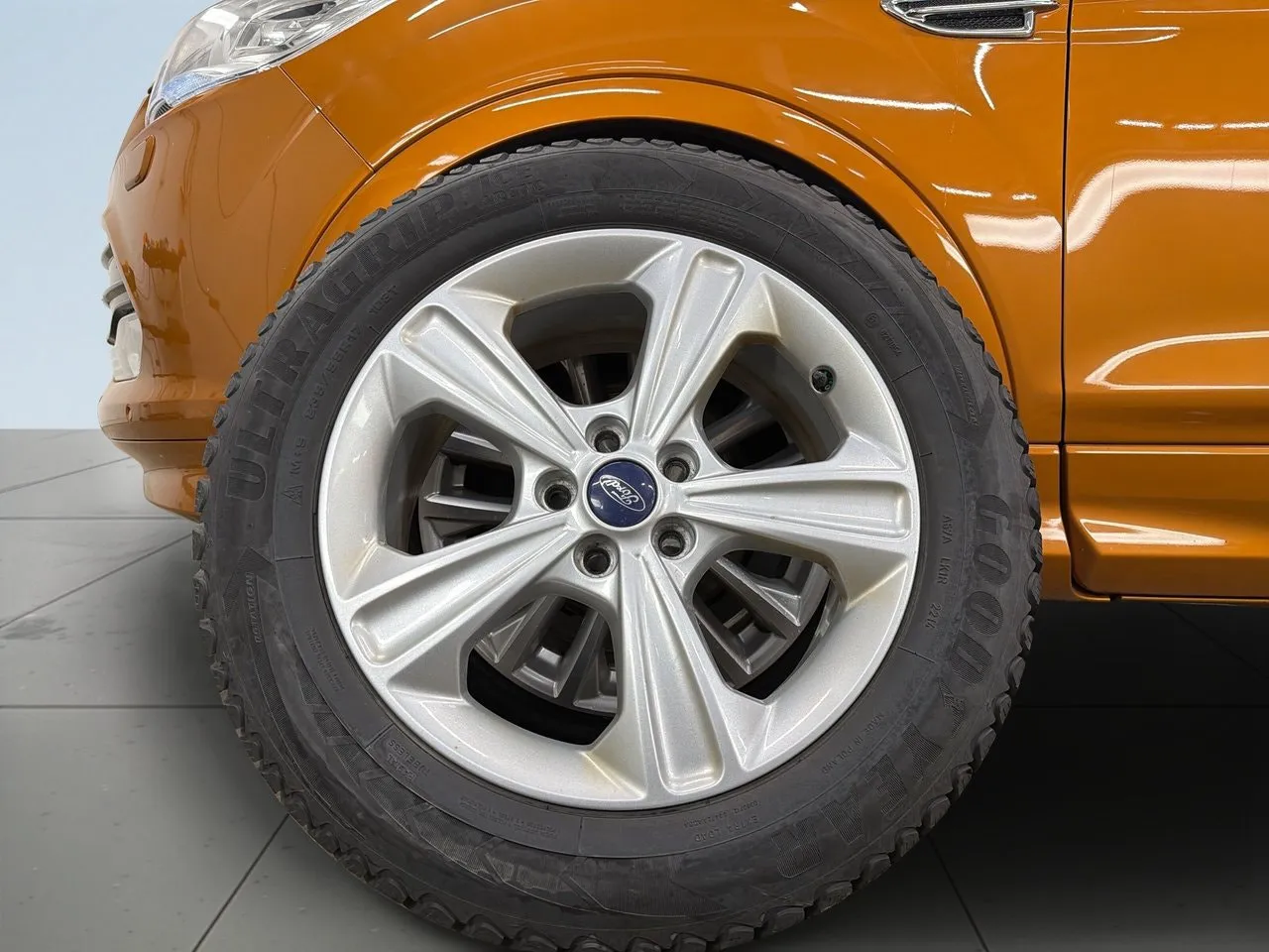 Vehicle image 13