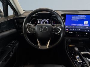 Lexus NX bild 9