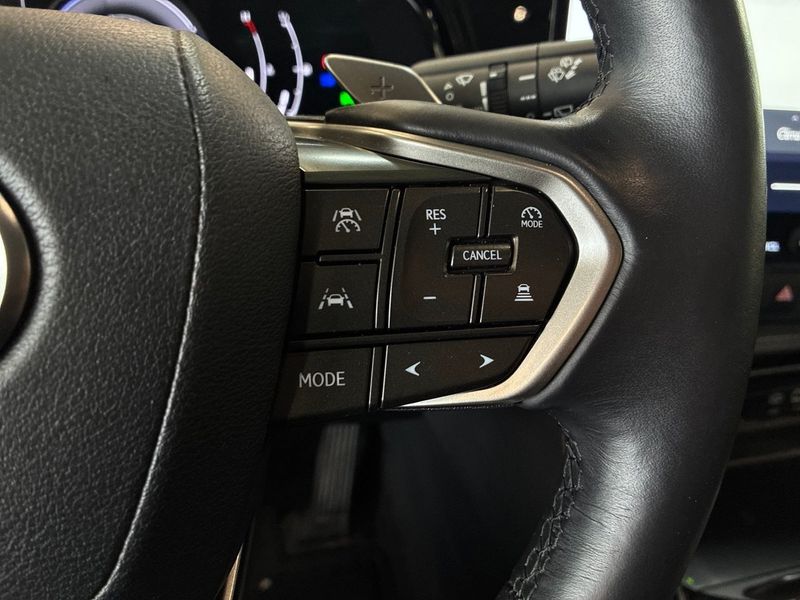 Lexus NX bild 23