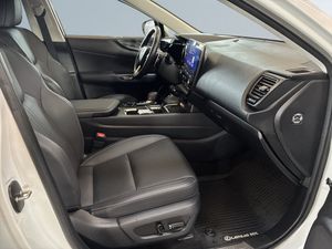 Lexus NX bild 10
