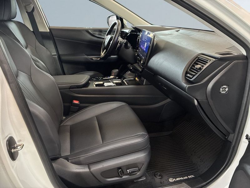 Lexus NX bild 10