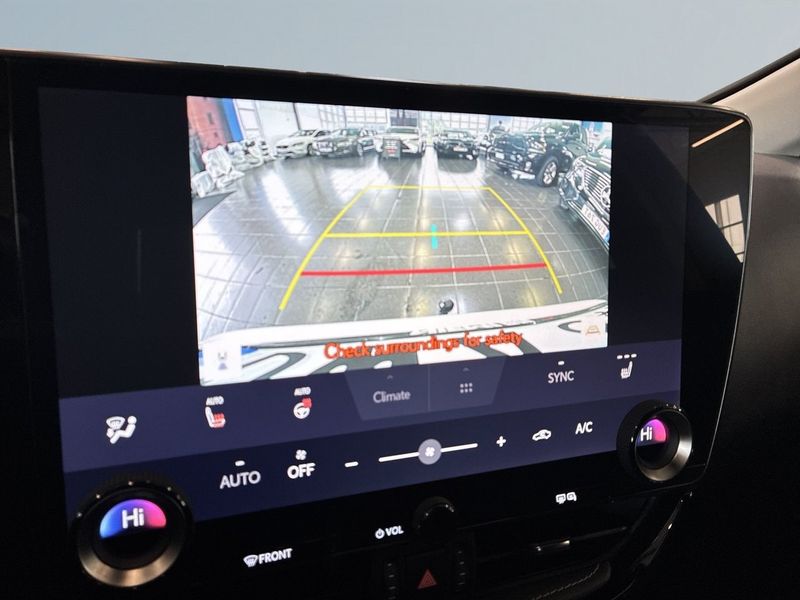 Lexus NX bild 11