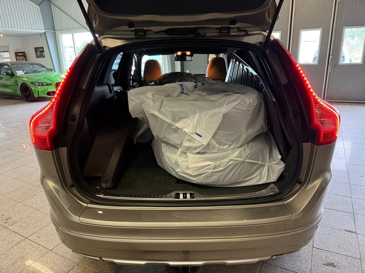 Vehicle image 8