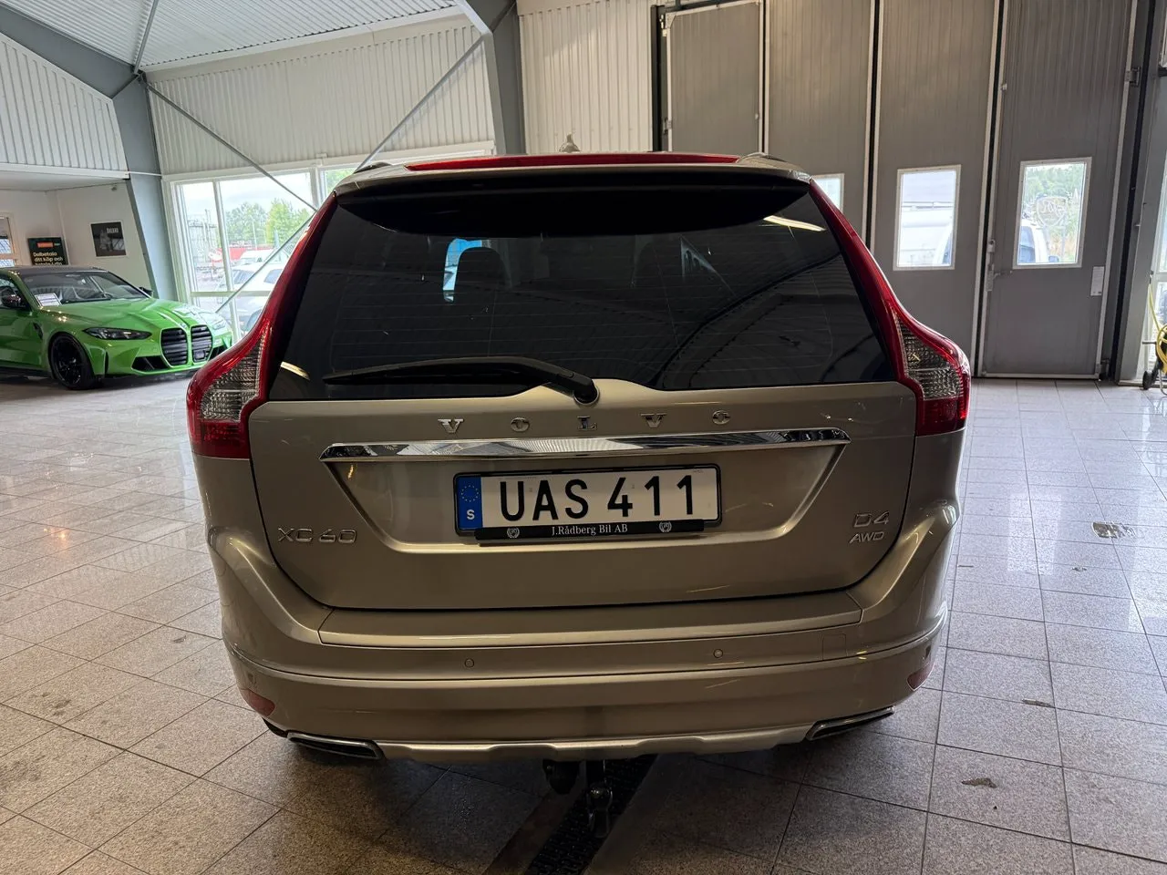 Vehicle image 3