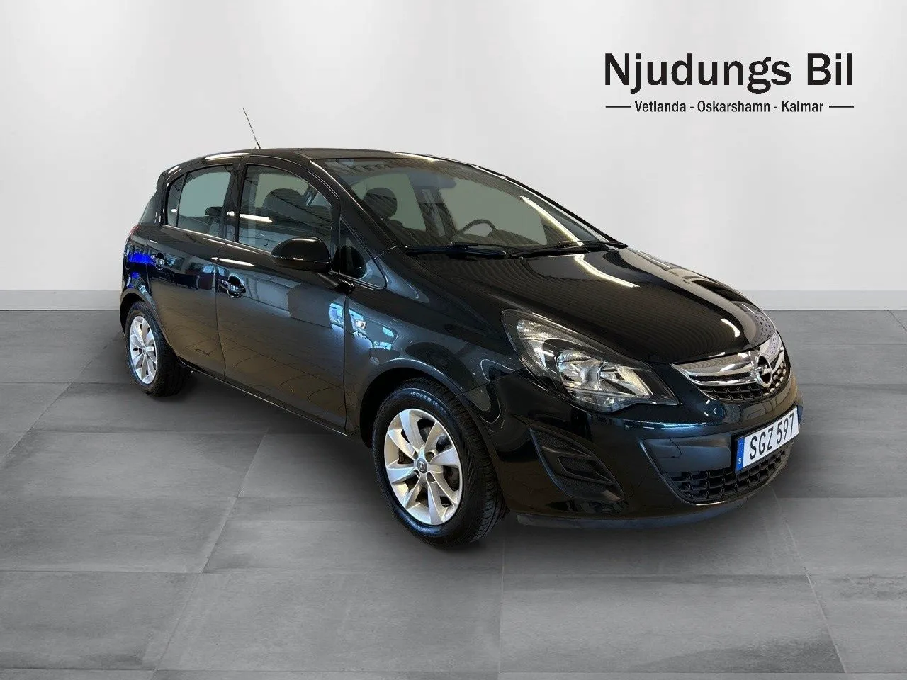 Vehicle image 3