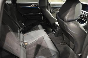 BMW i4 bild 8