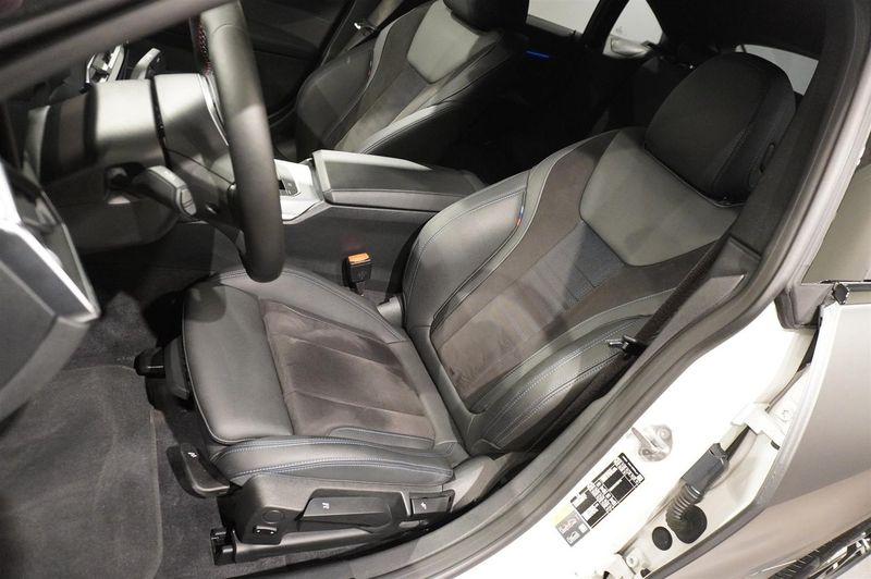 BMW i4 bild 4
