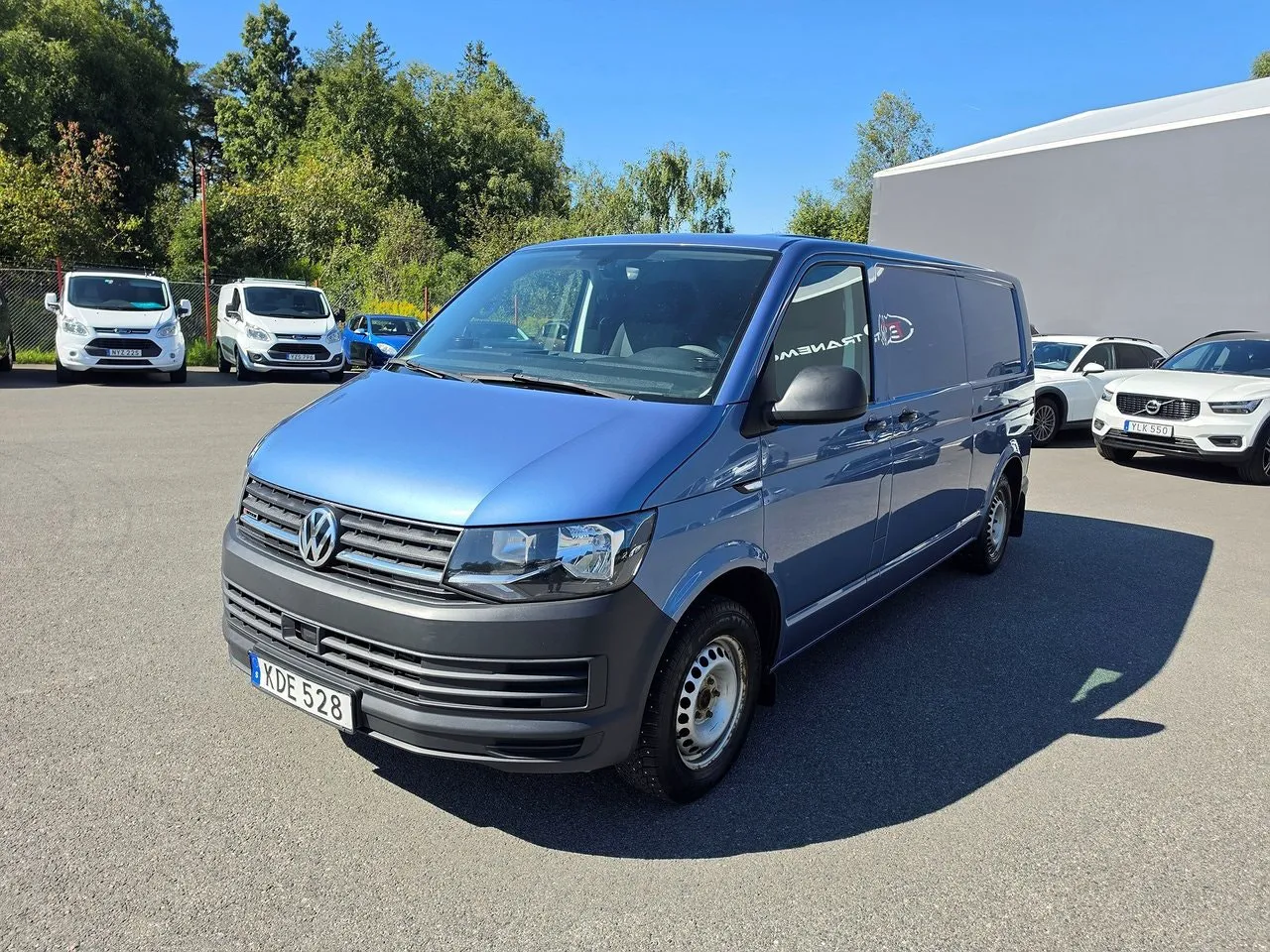 Vehicle image 13