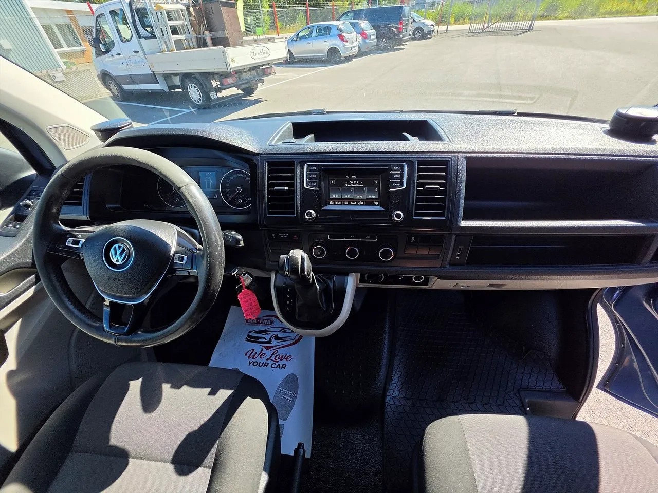 Vehicle image 16