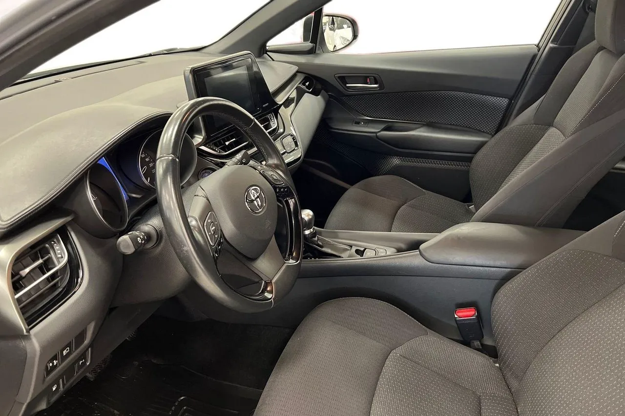 Vehicle image 13