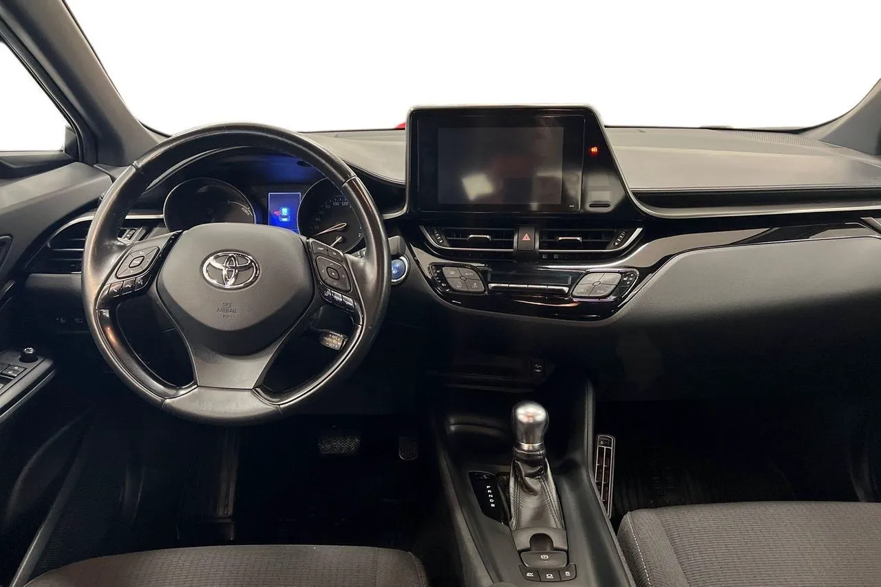 Vehicle image 10