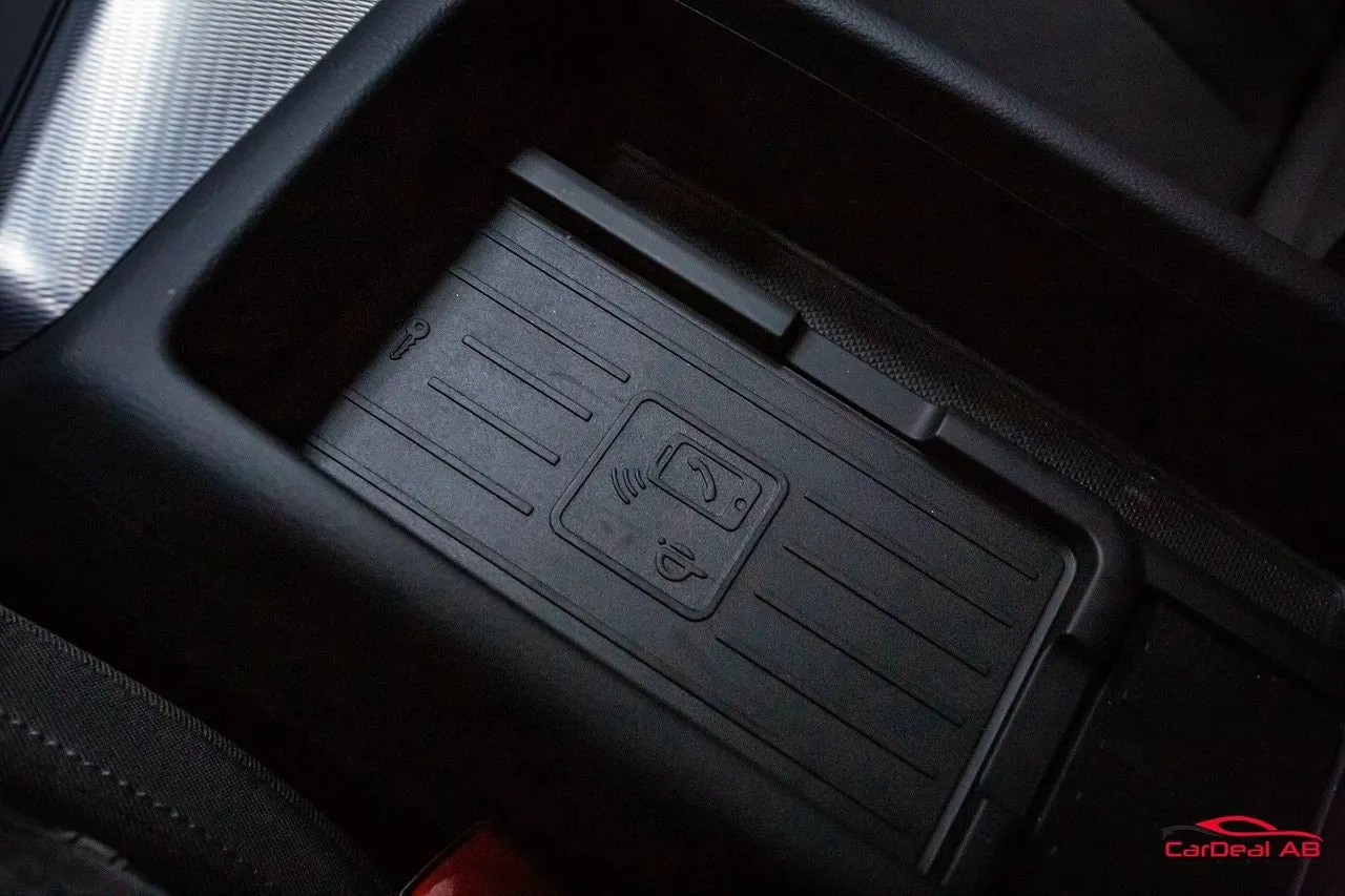 Vehicle image 28
