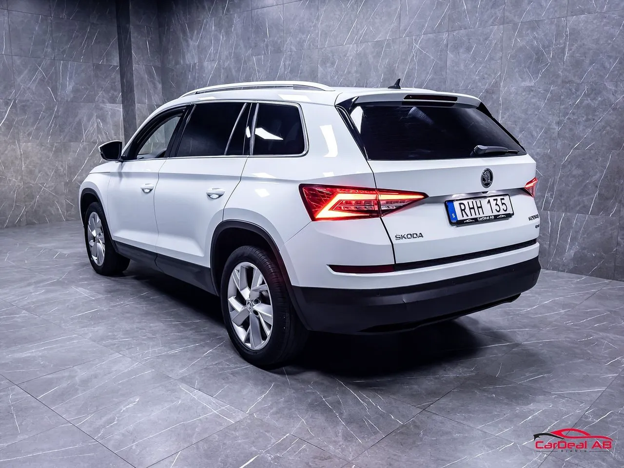 Vehicle image 4