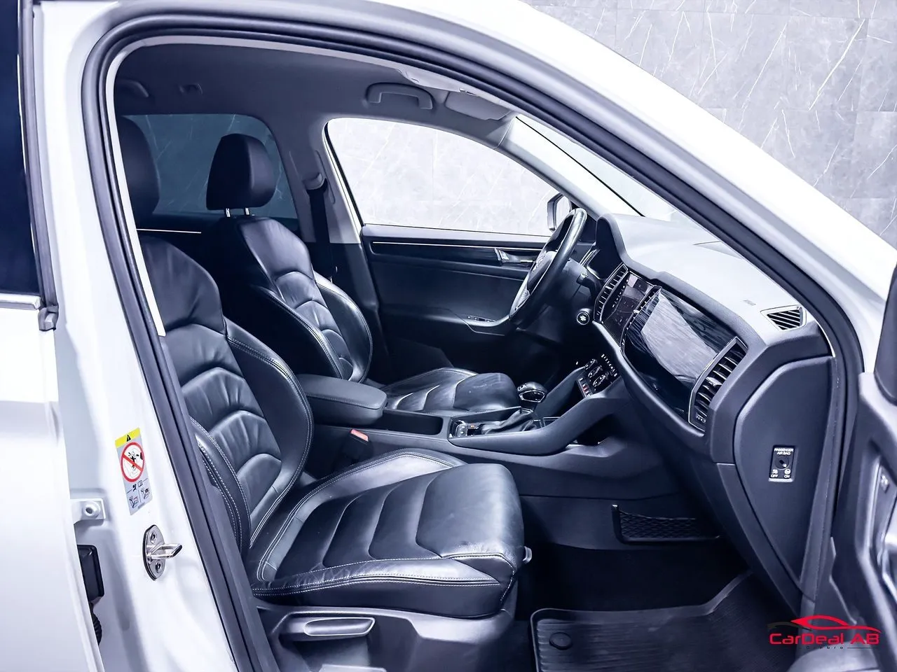 Vehicle image 14