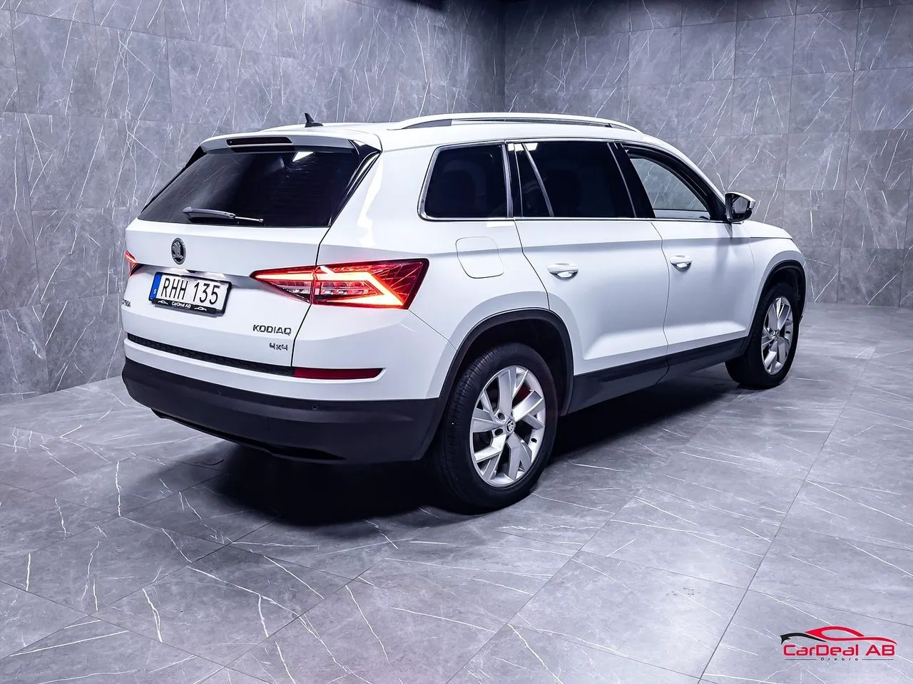 Vehicle image 6