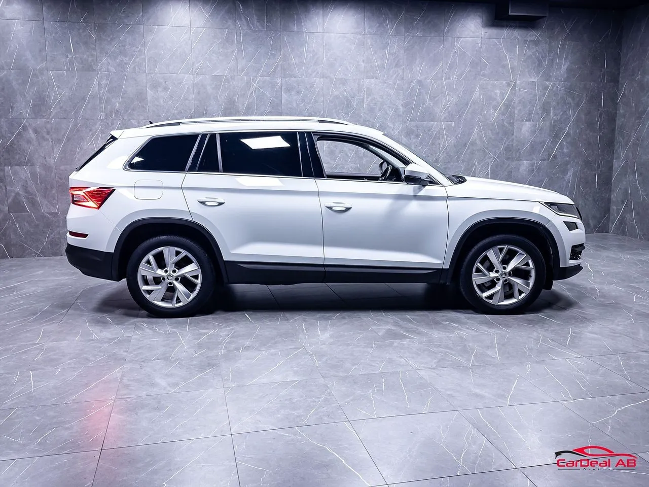 Vehicle image 7