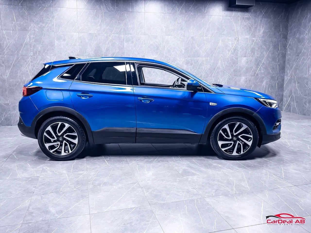 Vehicle image 7
