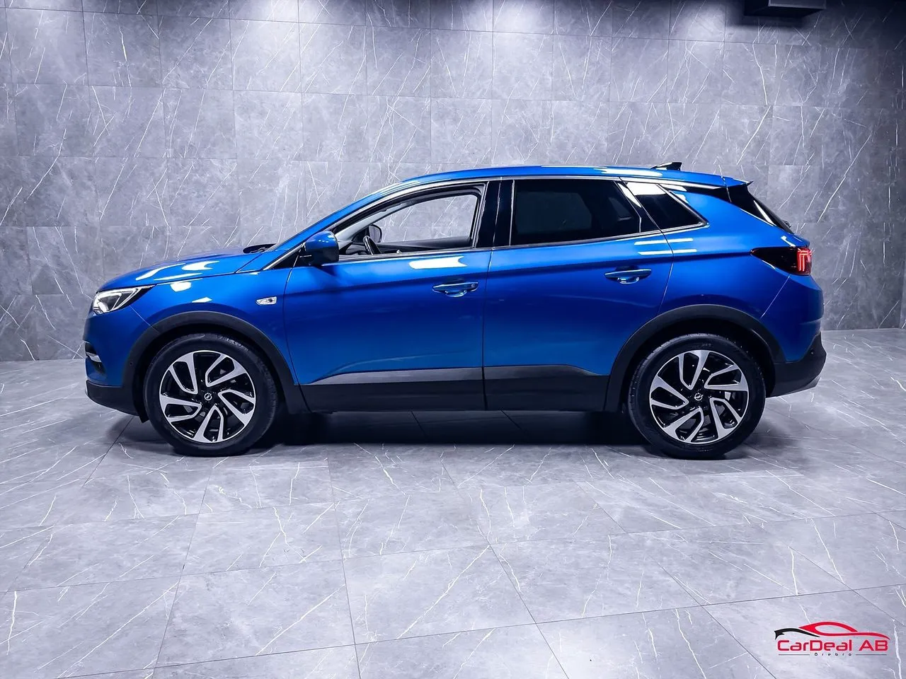 Vehicle image 3