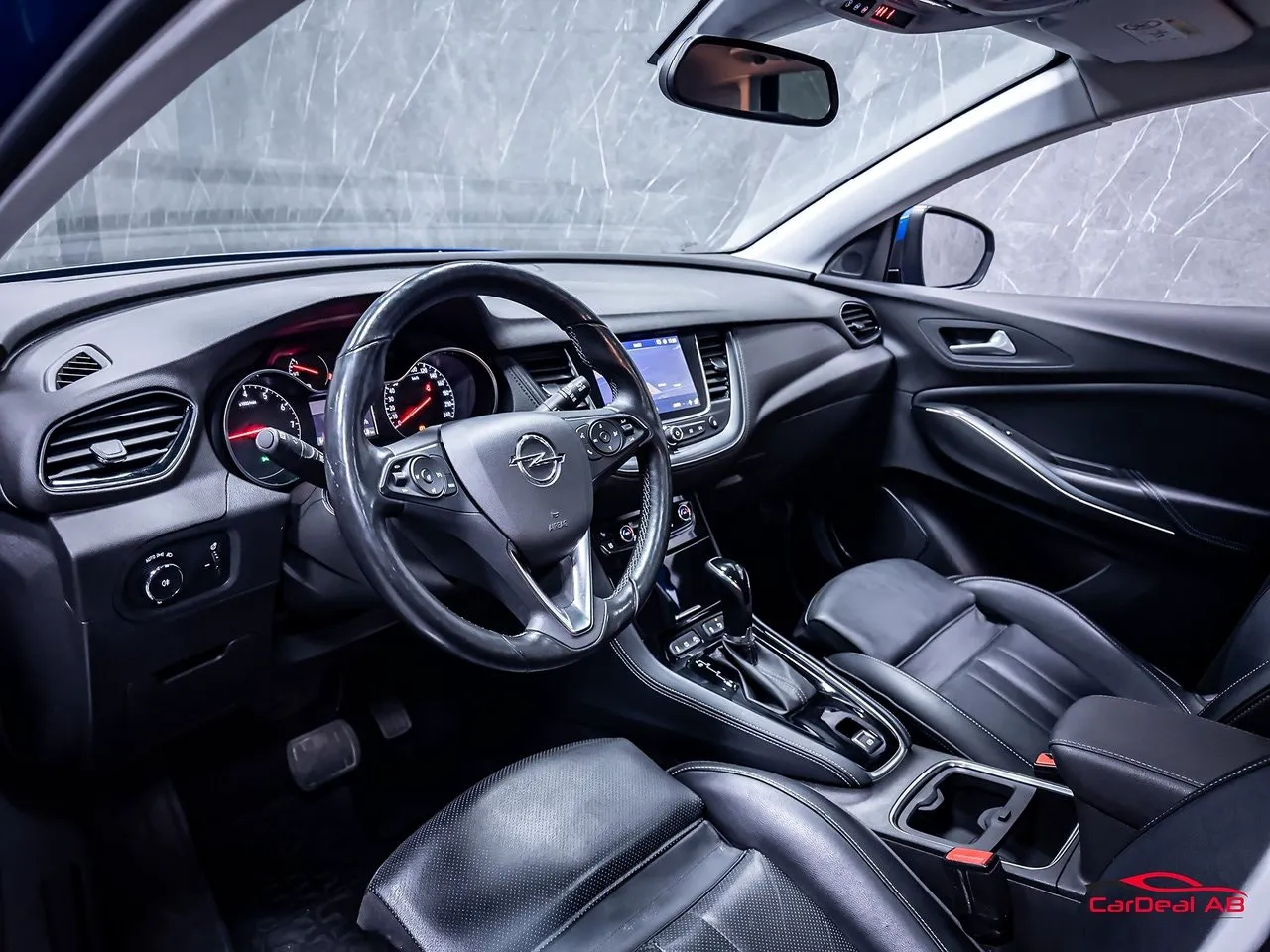 Vehicle image 10