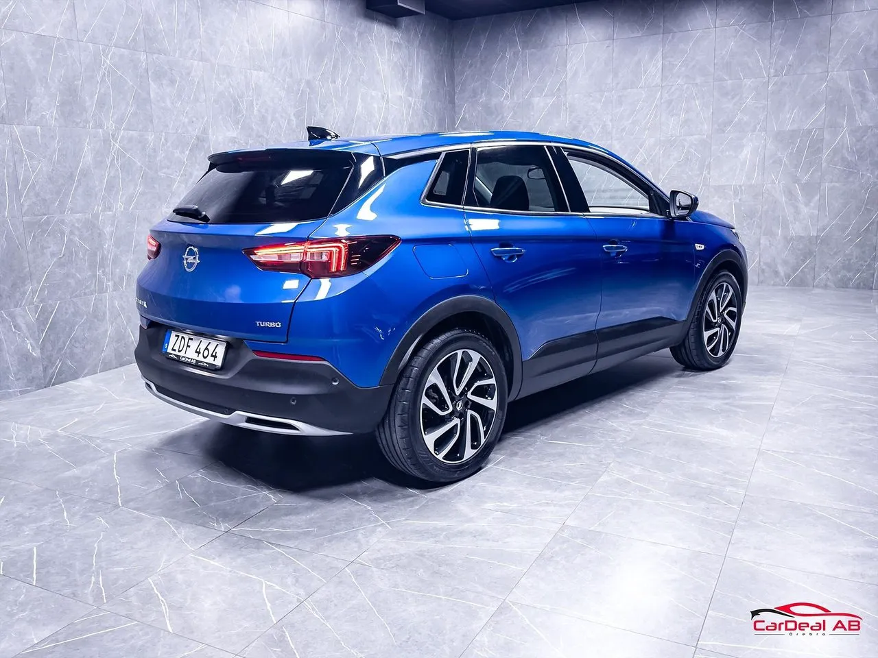 Vehicle image 6