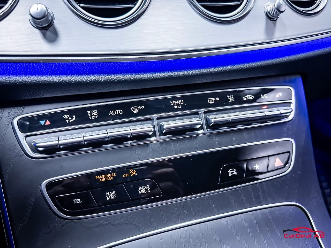 Vehicle image 27