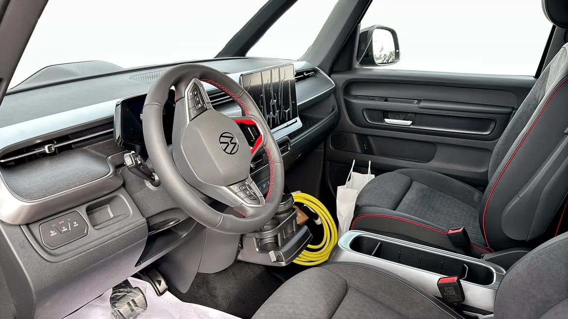 Vehicle image 6