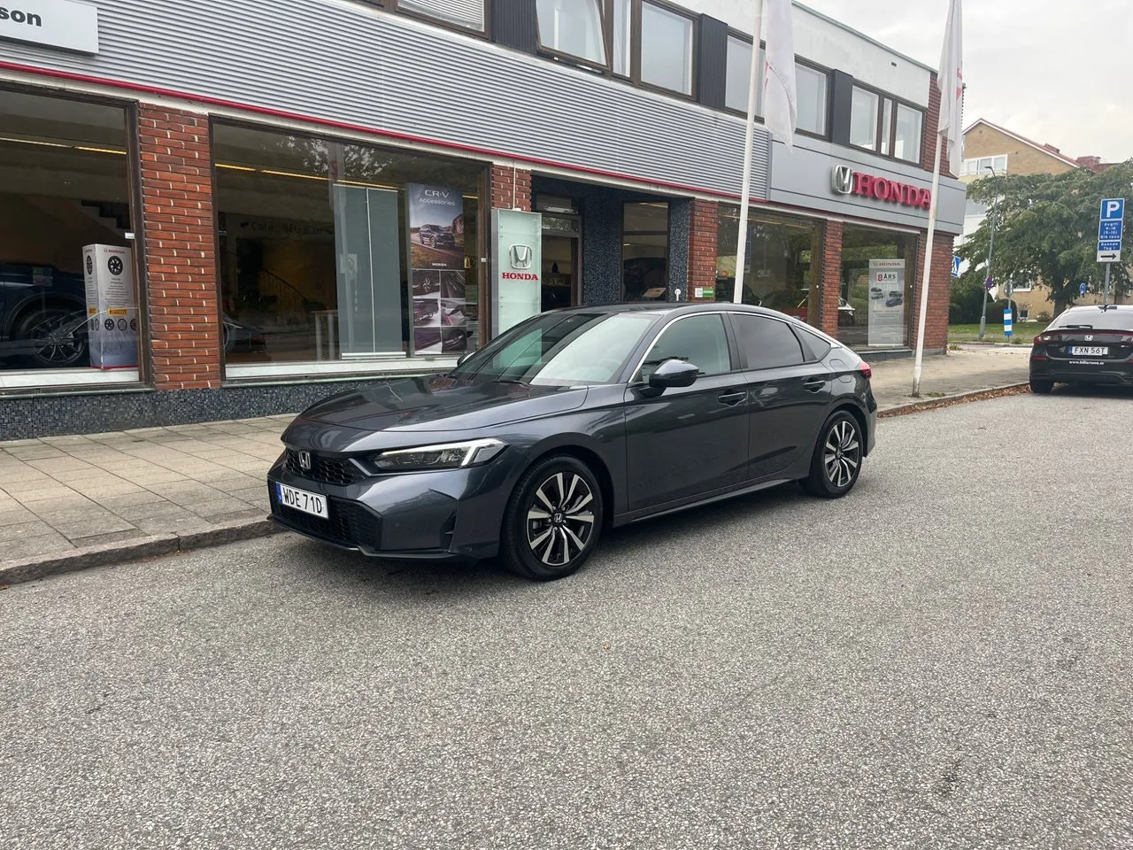 Vehicle image 1