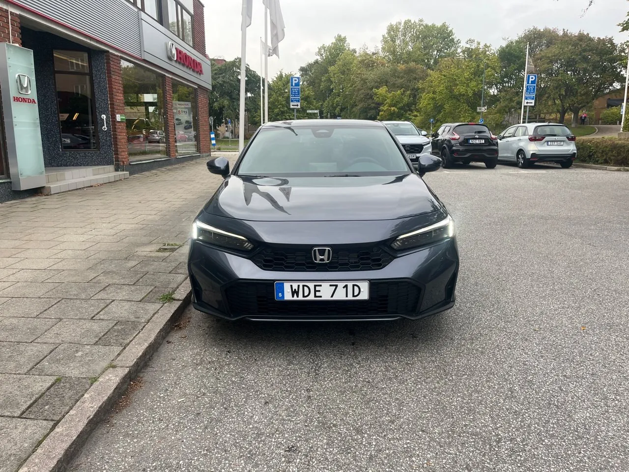 Vehicle image 2