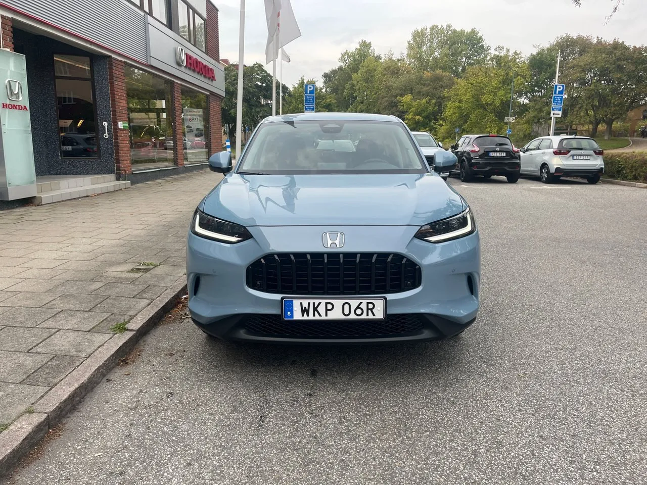 Vehicle image 2
