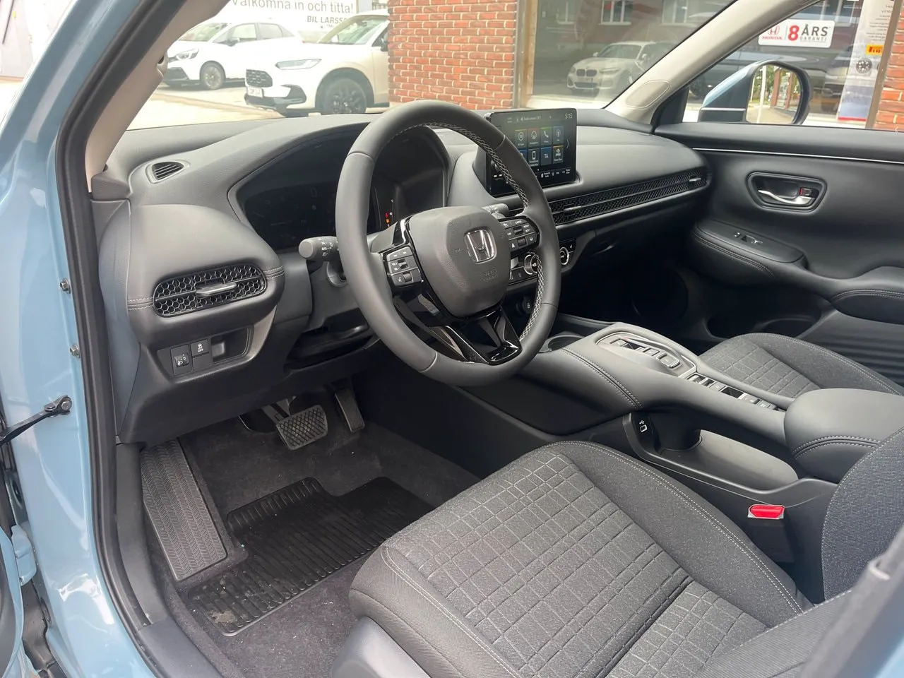 Vehicle image 8