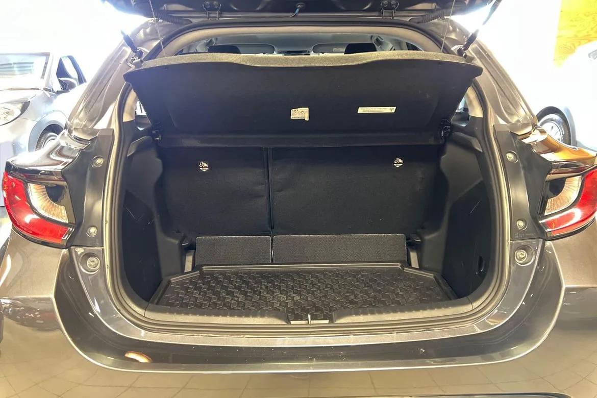 Vehicle image 11