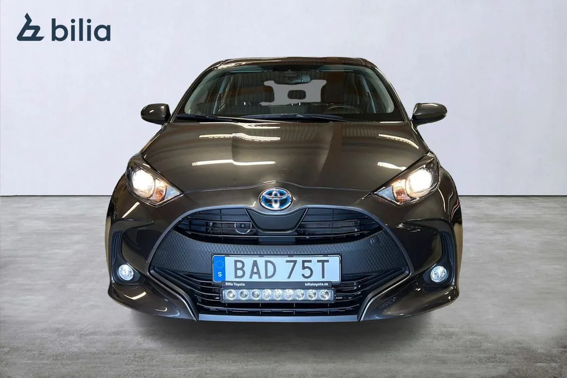 Vehicle image 5
