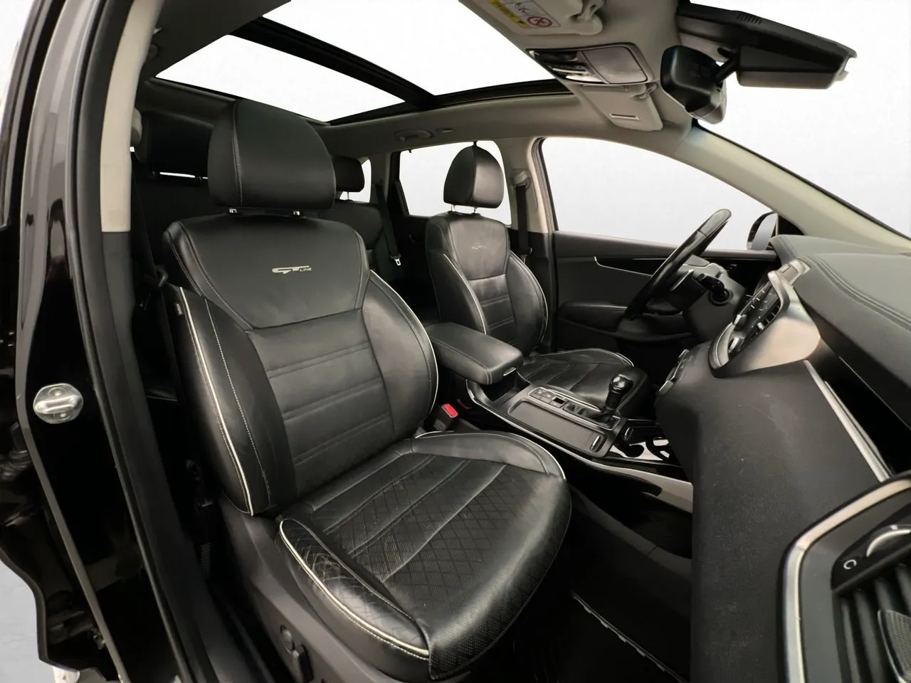 Vehicle image 25