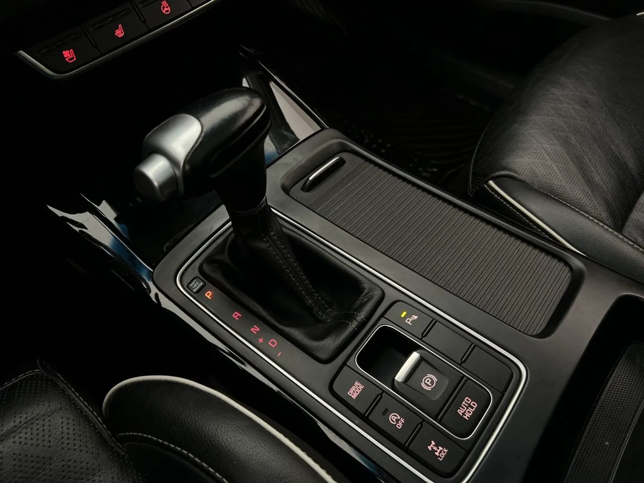 Vehicle image 24
