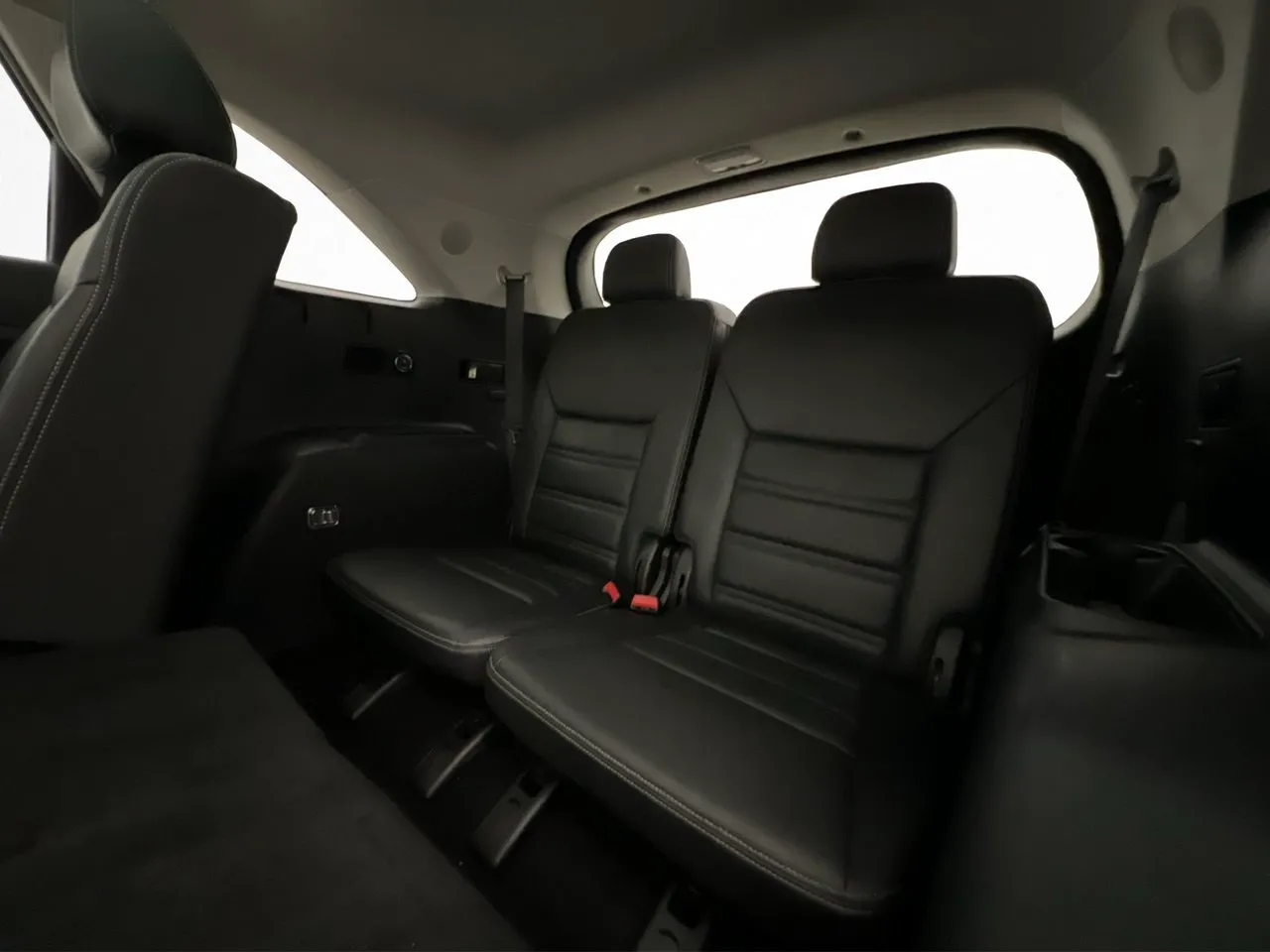 Vehicle image 28