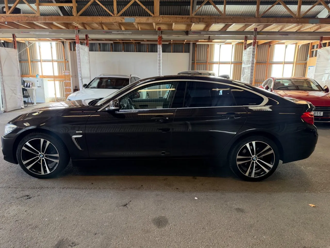 Vehicle image 5