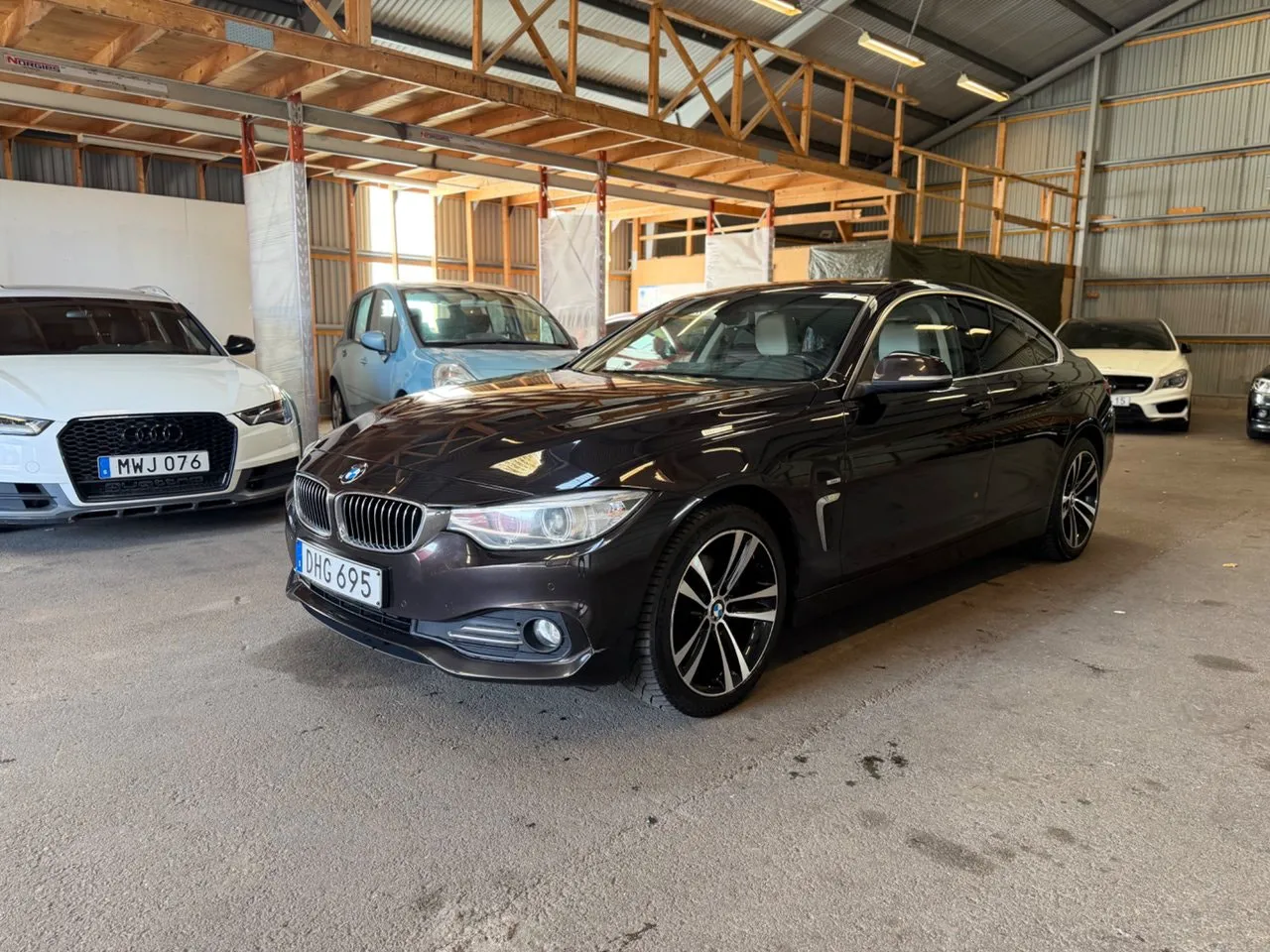 Vehicle image 4