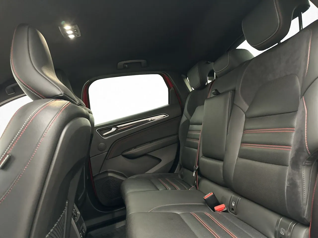 Vehicle image 26