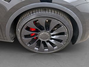 Tesla Model Y bild 36