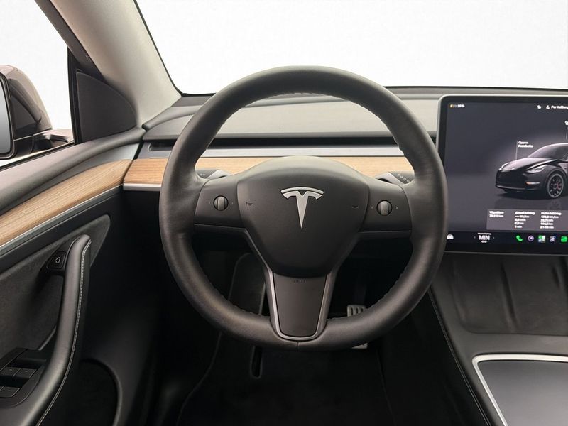 Tesla Model Y bild 16