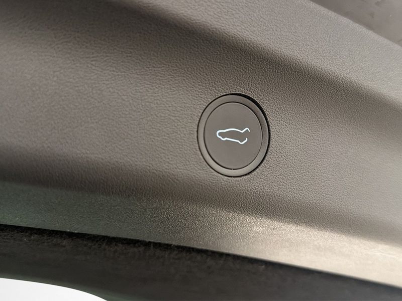 Tesla Model Y bild 11