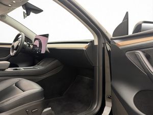 Tesla Model Y bild 31