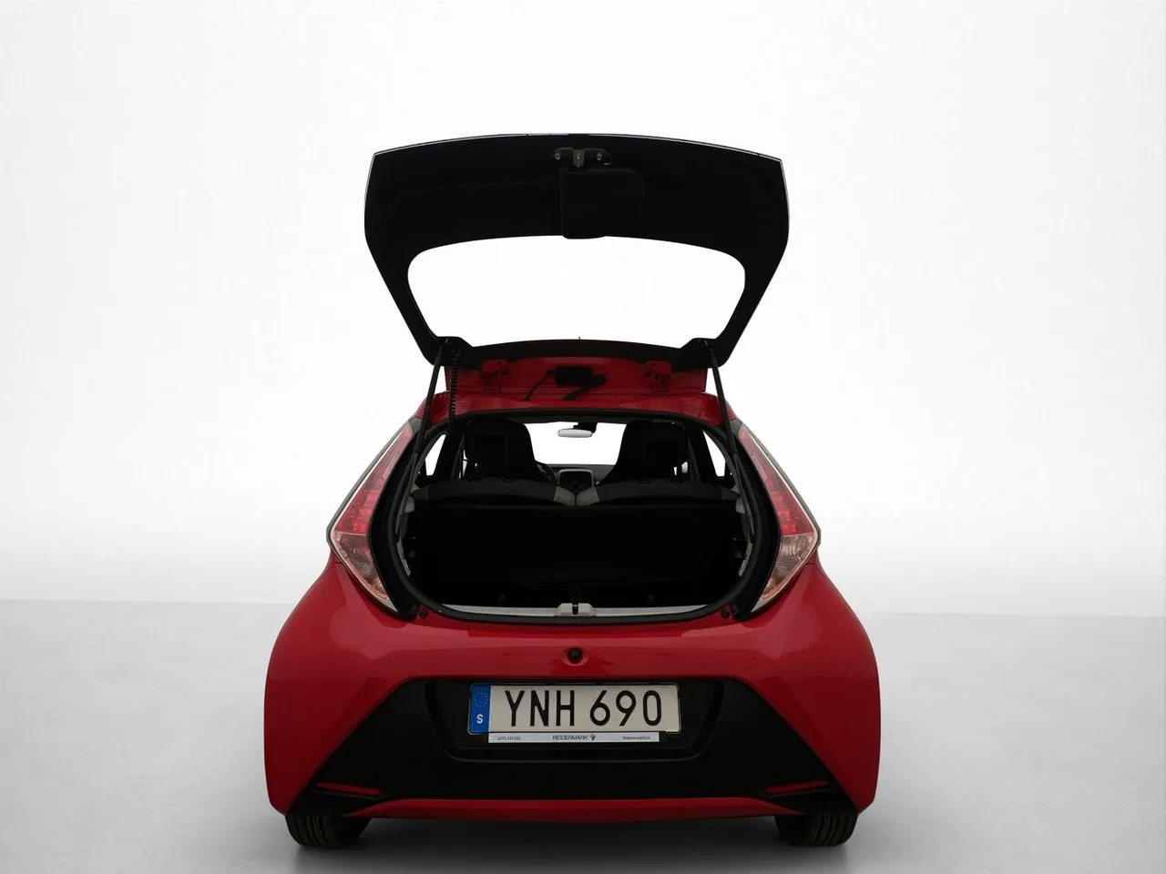 Vehicle image 8