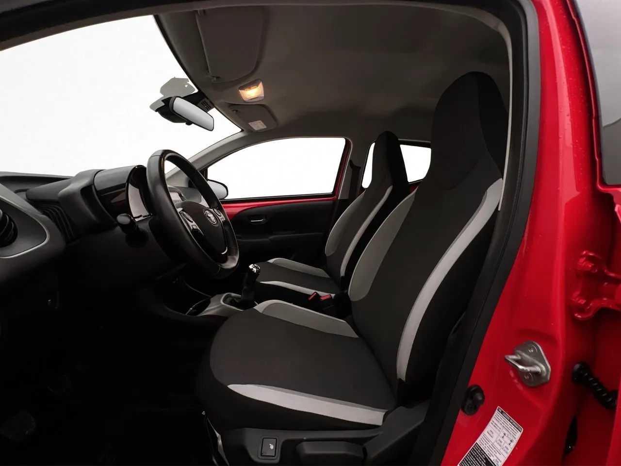 Vehicle image 10